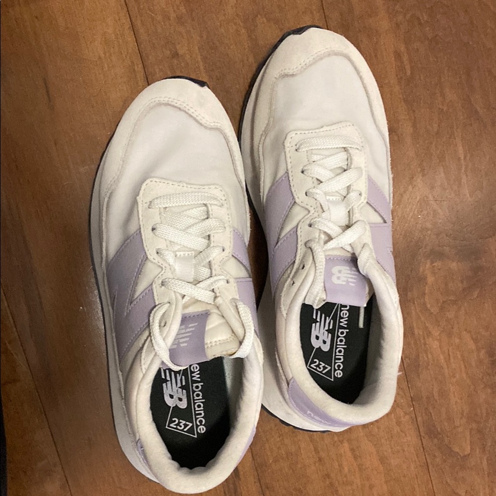 New Balance Women's White and Purple Sneakers // size 7